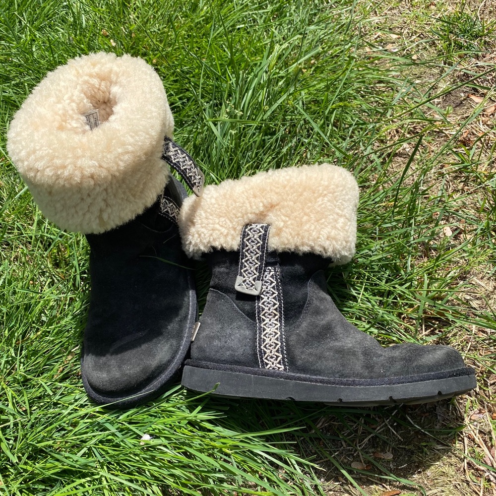 Black Tribal Uggs